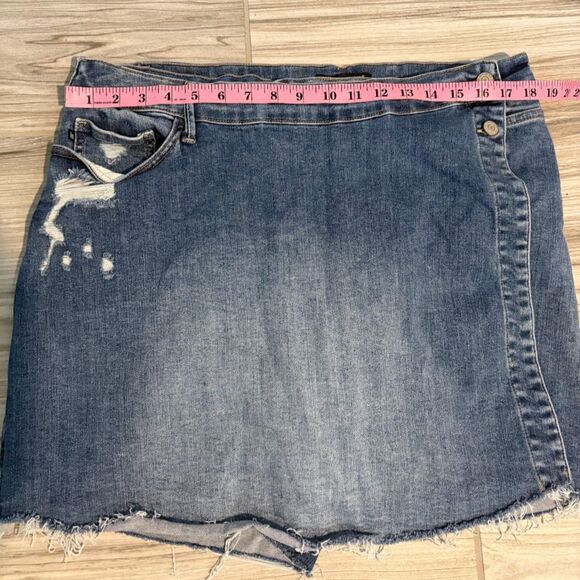 Judy Blue Distressed Denim Wrap Skort - Picture 8 of 11